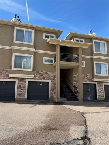 2055 Montura View 204