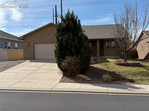 Photo of 2308 Crestwood Lane, Pueblo, CO 81008 (MLS # 2138386)