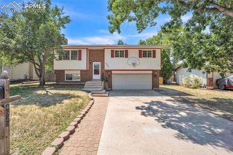 Photo of 4525 N Enchanted Circle, Colorado Springs, CO 80917 (MLS # 7541938)