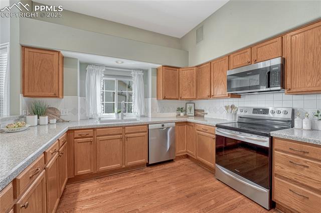5105 Saddleback Heights