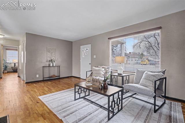 2415 W Uintah Street