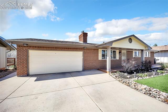 214 Crystal Hills Boulevard