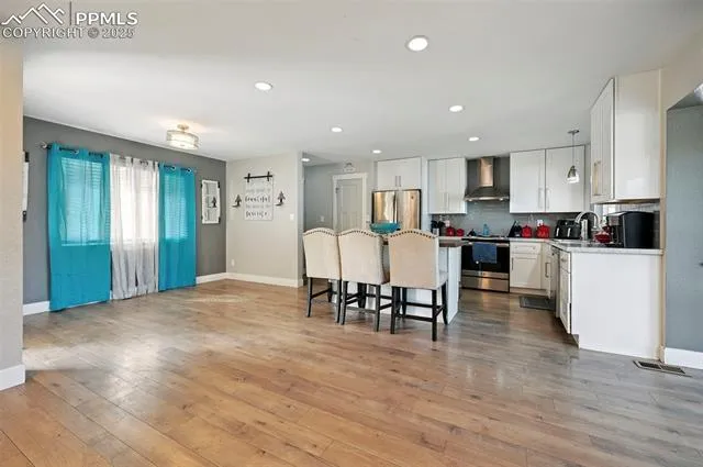 Colorado Springs, Colorado 80910, United States, 5 Bedrooms Bedrooms, ,3 BathroomsBathrooms,Residential,Active,163113