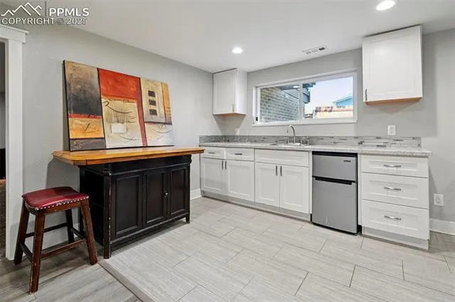 Colorado Springs, Colorado 80910, United States, 5 Bedrooms Bedrooms, ,3 BathroomsBathrooms,Residential,Active,163113