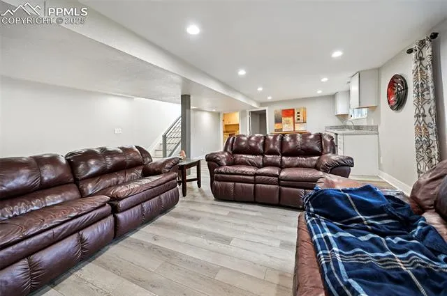 Colorado Springs, Colorado 80910, United States, 5 Bedrooms Bedrooms, ,3 BathroomsBathrooms,Residential,Active,163113