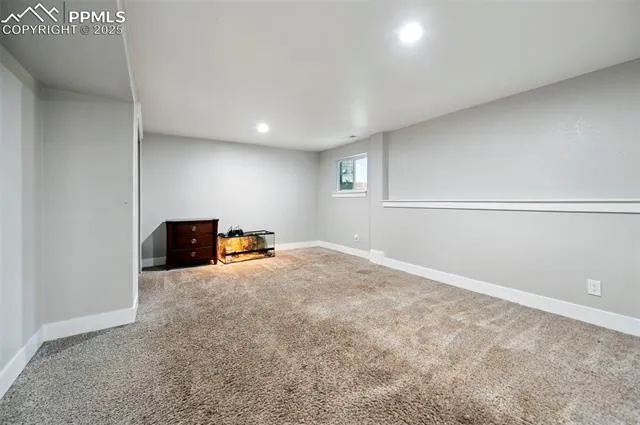 Colorado Springs, Colorado 80910, United States, 5 Bedrooms Bedrooms, ,3 BathroomsBathrooms,Residential,Active,163113