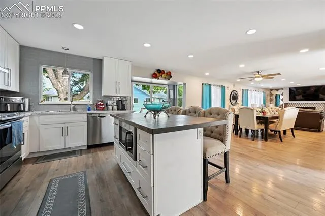 Colorado Springs, Colorado 80910, United States, 5 Bedrooms Bedrooms, ,3 BathroomsBathrooms,Residential,Active,163113