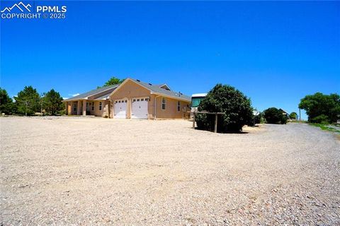 Photo of 461 E Fredonia Drive, Pueblo, CO 81007 (MLS # 6633698) Photo of 461 E Fredonia Drive, Pueblo, CO 81007 (MLS # 6633698)
