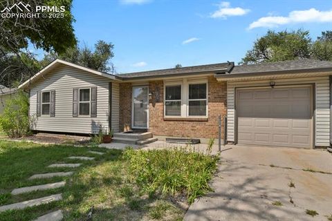 Photo of 2418 Payne Circle, Colorado Springs, CO 80916 (MLS # 2588531) Photo of 2418 Payne Circle, Colorado Springs, CO 80916 (MLS # 2588531)
