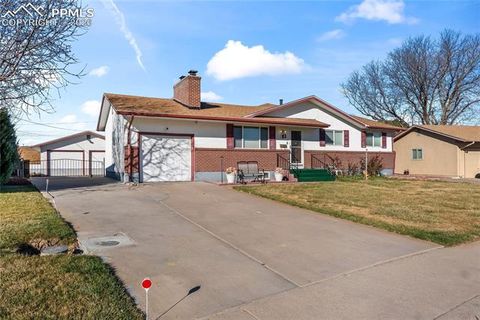 Photo of 61 Radcliff Lane, Pueblo, CO 81005 (MLS # 5580164)