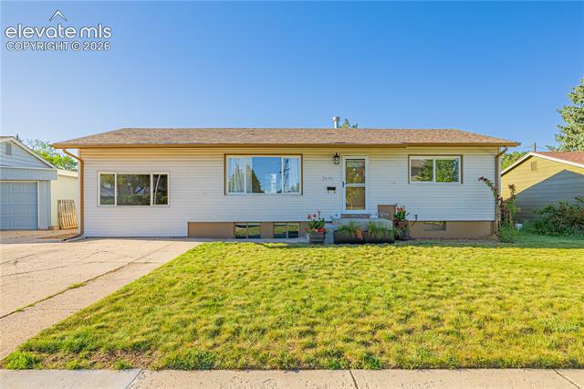 2636 E San Miguel Street