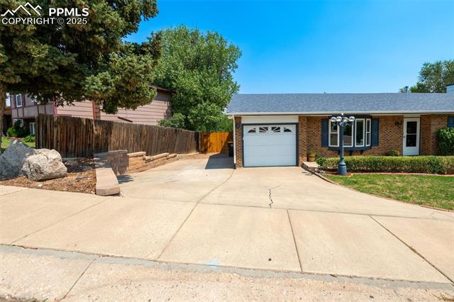 19 E Clover Circle