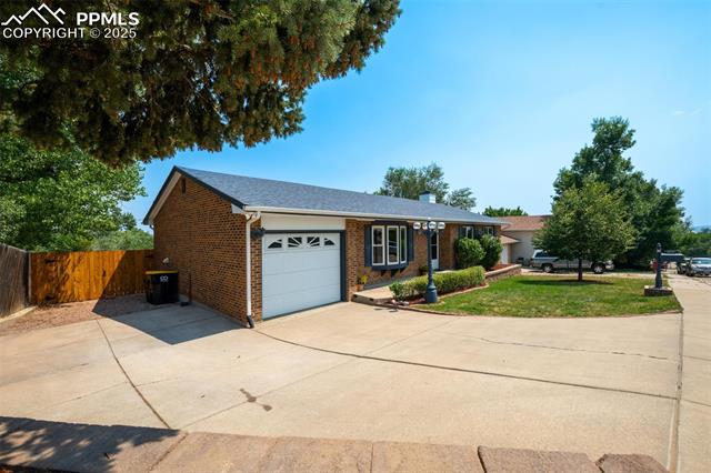 19 E Clover Circle