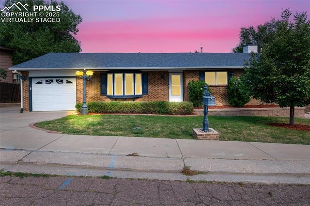 19 E Clover Circle