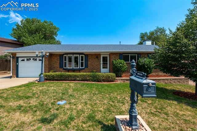 19 E Clover Circle