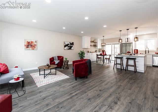 1021 Pioneer Lane