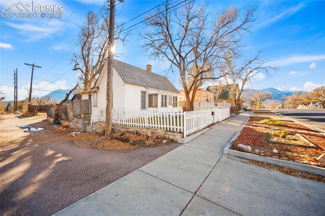 15 E Fountain Boulevard