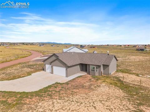Photo of 469 E Gentry Drive, Pueblo, CO 81007 (MLS # 6716161) Photo of 469 E Gentry Drive, Pueblo, CO 81007 (MLS # 6716161)