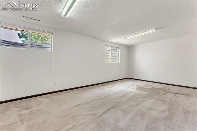 Colorado Springs, Colorado 80917, United States, 5 Bedrooms Bedrooms, ,3 BathroomsBathrooms,Residential,Active,193893