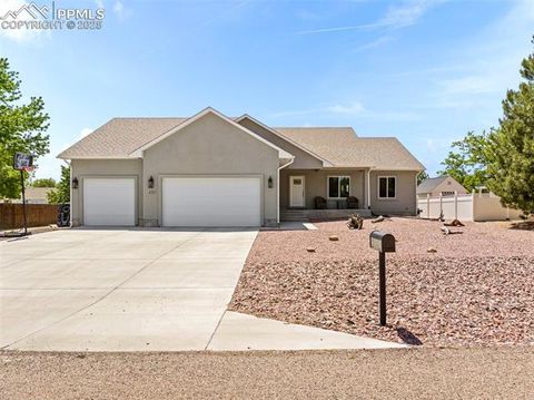 Photo of 450 W Venturi Drive, Pueblo West, CO 81007 (MLS # 7300133) Photo of 450 W Venturi Drive, Pueblo West, CO 81007 (MLS # 7300133)