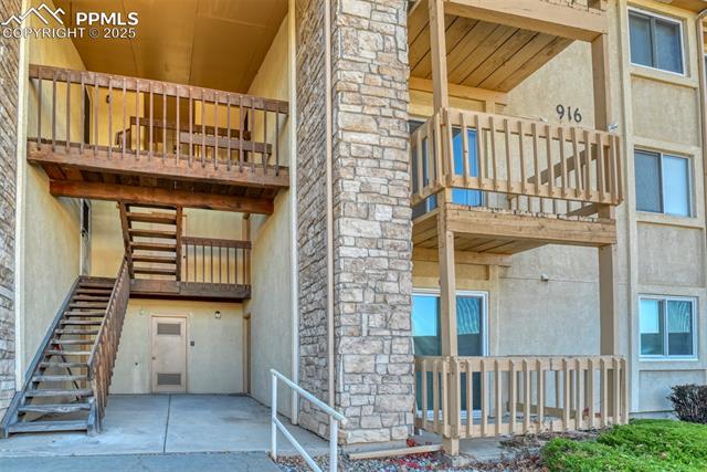 916 Tenderfoot Hill Road 101