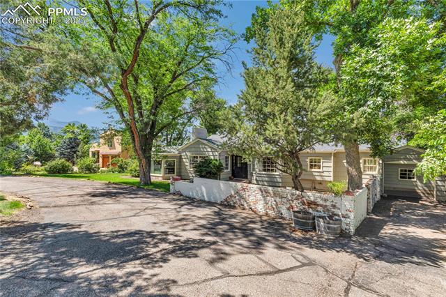 10 W Oak Avenue