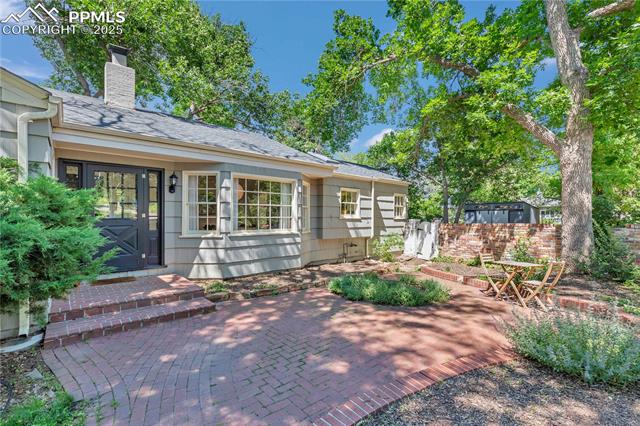 10 W Oak Avenue