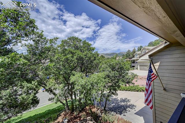 7049 Oak Valley Drive