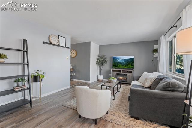 4665 S Splendid Circle