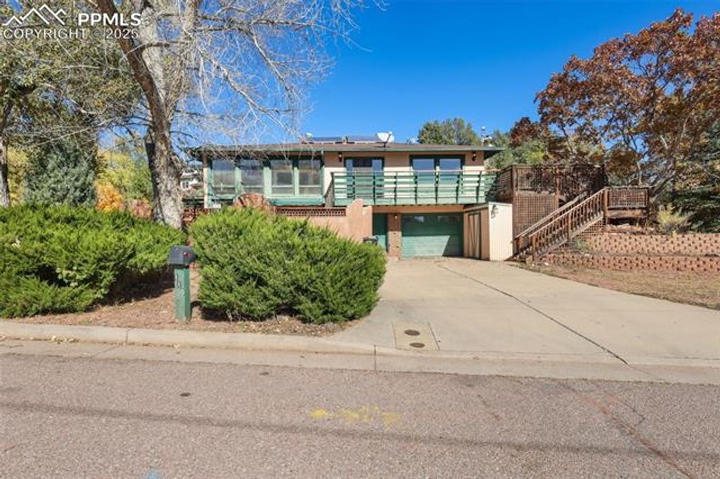Photo for 110 Via Vallecito, Manitou Springs, CO 80829 (MLS # 8468232)