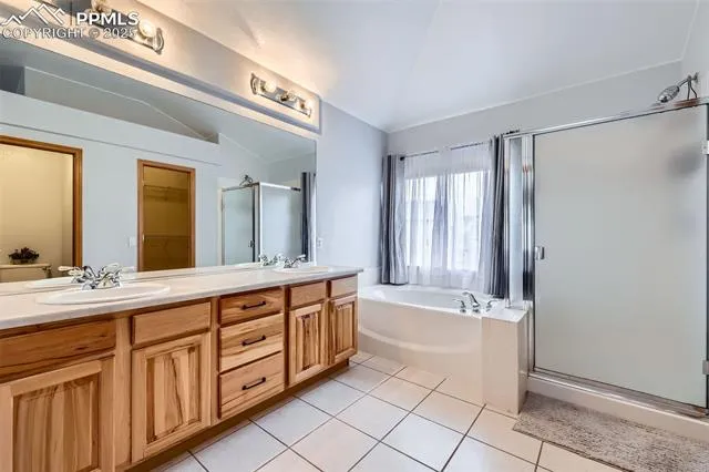 Colorado Springs, Colorado 80923, United States, 4 Bedrooms Bedrooms, ,4 BathroomsBathrooms,Residential,Pending,21318