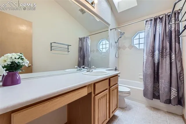 Colorado Springs, Colorado 80923, United States, 4 Bedrooms Bedrooms, ,4 BathroomsBathrooms,Residential,Pending,21318
