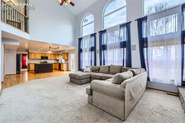 Colorado Springs, Colorado 80923, United States, 4 Bedrooms Bedrooms, ,4 BathroomsBathrooms,Residential,Pending,21318