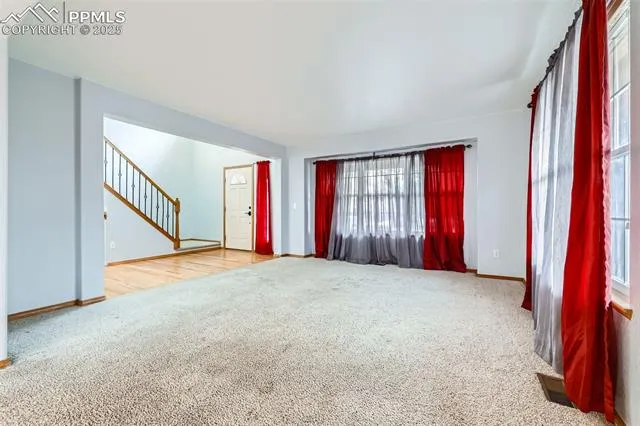 Colorado Springs, Colorado 80923, United States, 4 Bedrooms Bedrooms, ,4 BathroomsBathrooms,Residential,Pending,21318