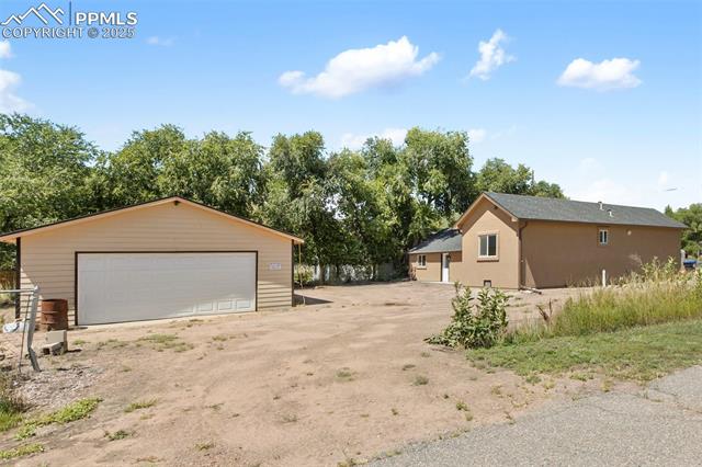 303 W 7th Street
