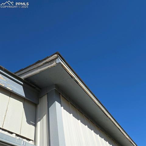 15960 Homecrest Circle