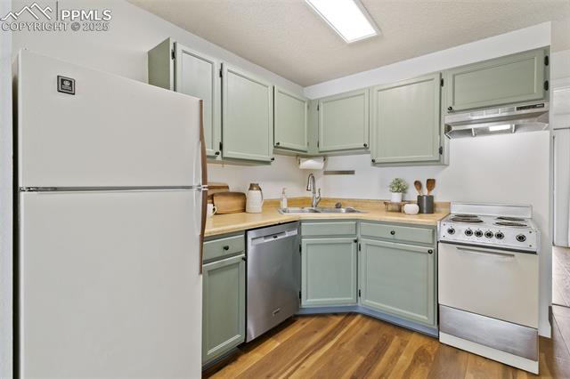 6438 Village Lane