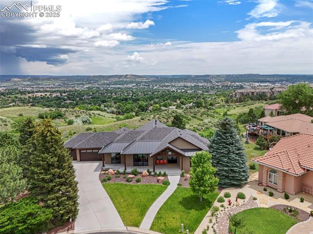 3835 Edgecliff Court