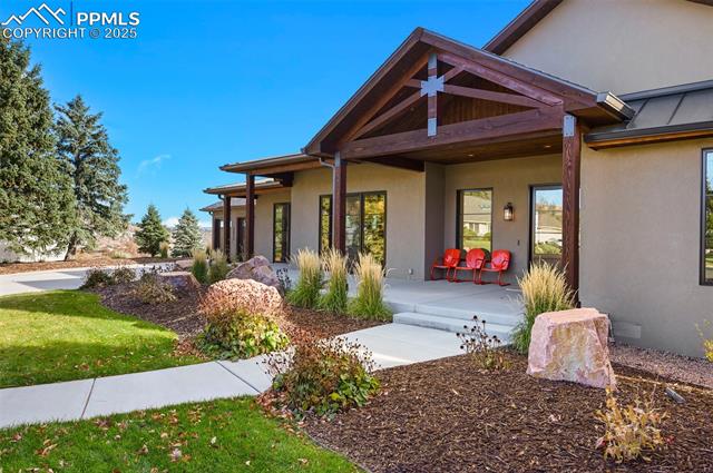 3835 Edgecliff Court