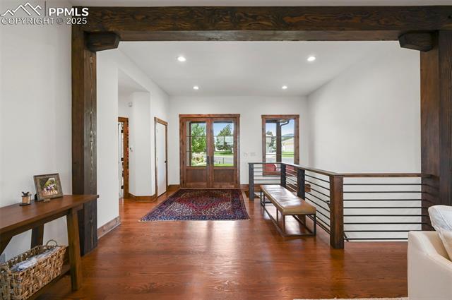 3835 Edgecliff Court