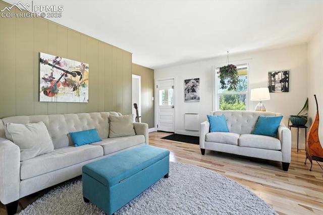 803 S Cascade Avenue