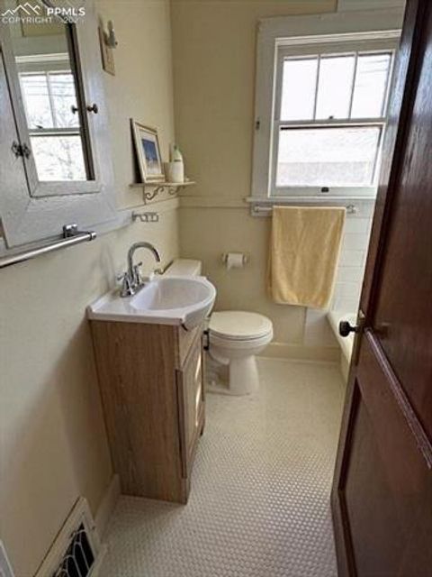 Tiny photo for 615 E Washington Street, Colorado Springs, CO 80907 (MLS # 1412101)