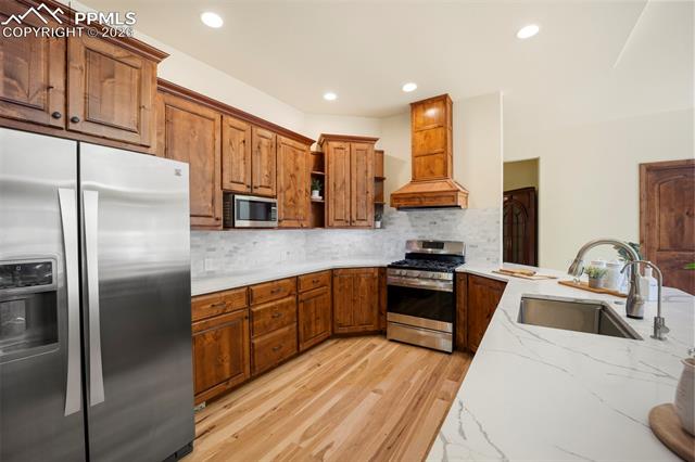 18525 Glenthorne Lane