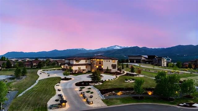 1425 Vine Cliff Heights