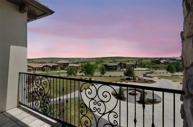 1425 Vine Cliff Heights