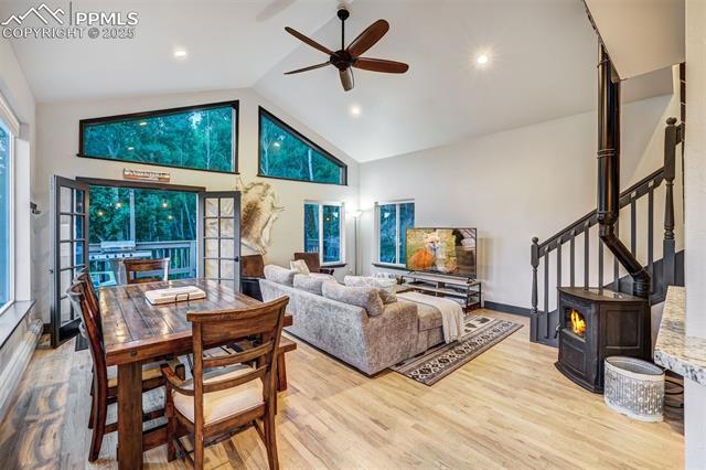 1095 Quartzville Road