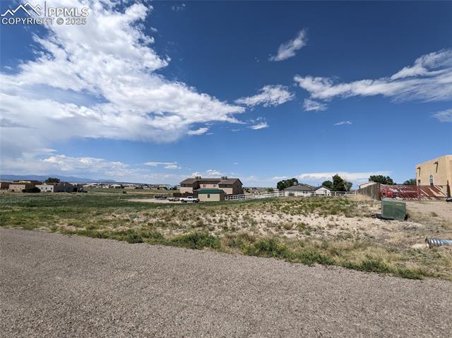 713 E Springmont Drive