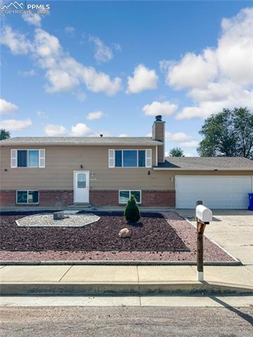 Photo for 4438 Millburn Drive, Colorado Springs, CO 80906 (MLS # 3605627)