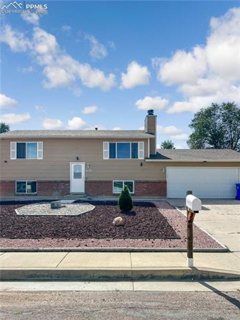 Photo of 4438 Millburn Drive, Colorado Springs, CO 80906 (MLS # 3605627)
