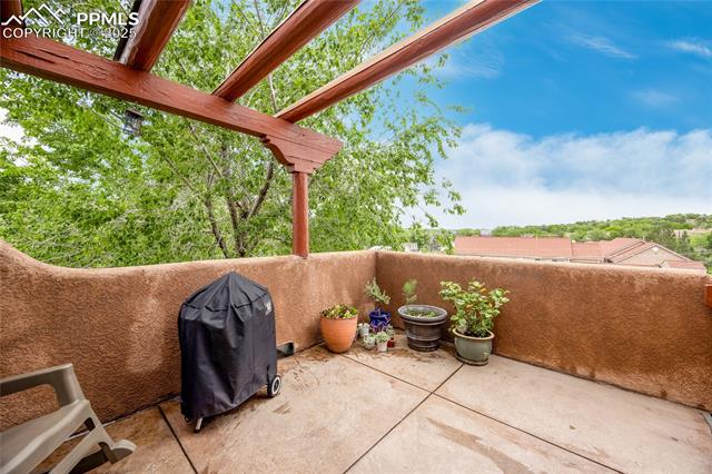 10 Taos Place